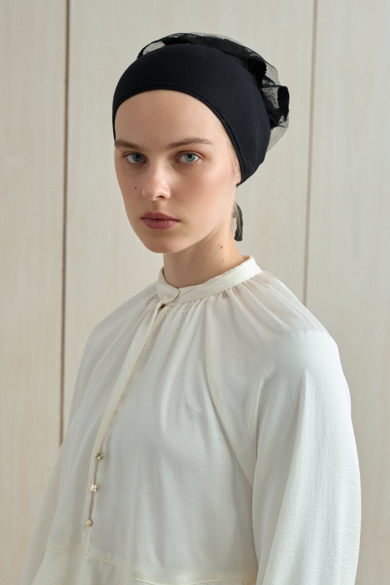 Astella Dikişsiz Topuz Bone - Siyah