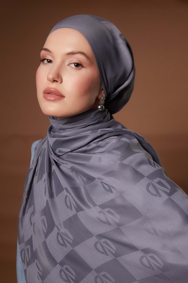 Kare LVD Baskılı Naia Jakar Şal - Gri 