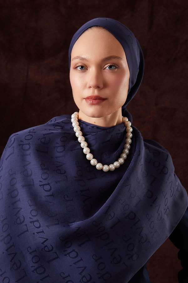 Yazı Baskılı Naia Jakar Şal - Lacivert