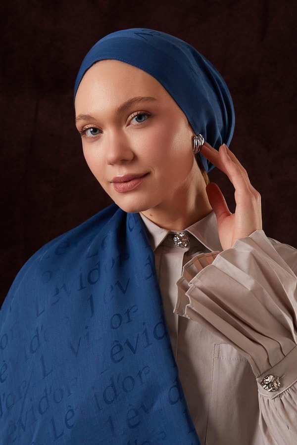 Yazı Baskılı Naia Jakar Şal - İndigo