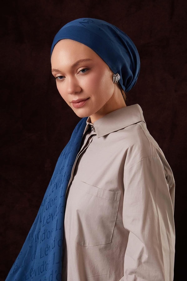 Yazı Baskılı Naia Jakar Şal - İndigo