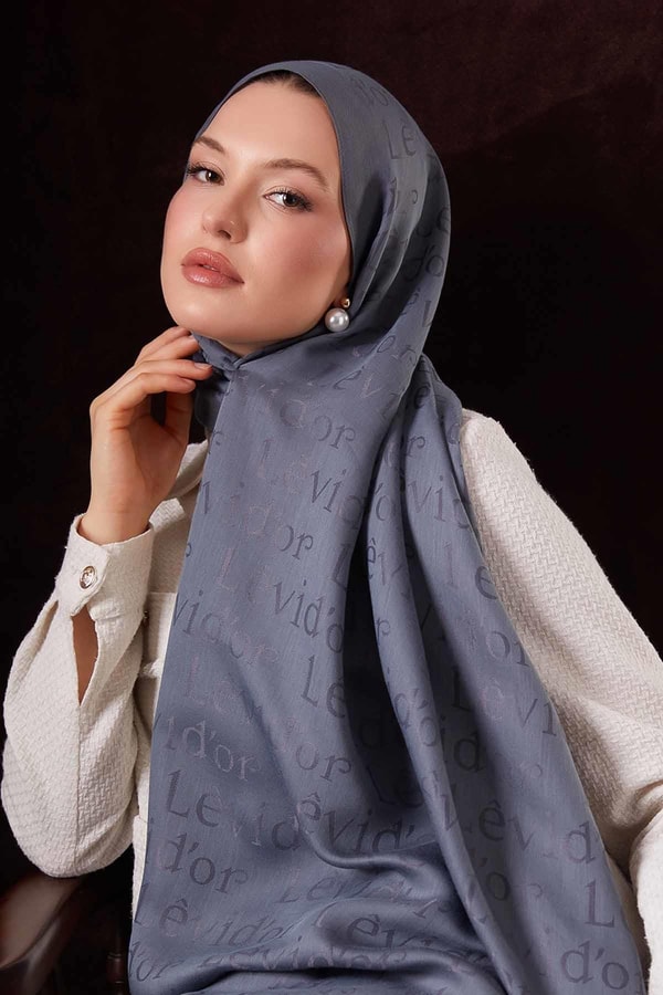 Yazı Baskılı Naia Jakar Şal - Gri