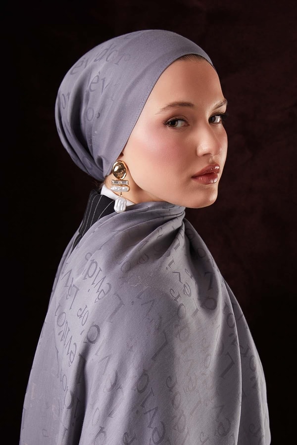 Yazı Baskılı Naia Jakar Şal - Açık Gri